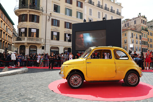 Abarth begleitete in Rom die Weltpremiere des Films „Mission: Impossible – Dead Reckoning Teil Eins“, in dem auch ein alter Fiat 500 Abarth mitspielt