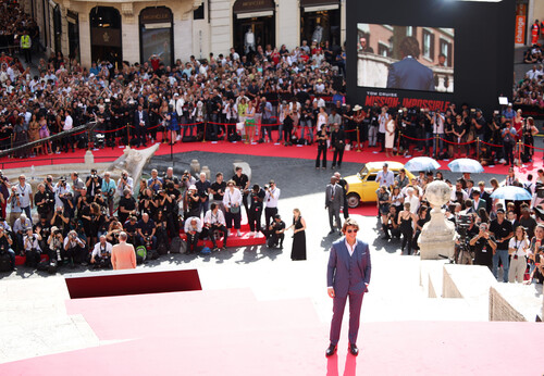Abarth begleitete in Rom die Weltpremiere des Films „Mission: Impossible – Dead Reckoning Teil Eins“ mit Tom Cruise in der Hauptrolle.