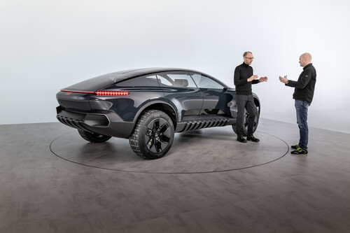 Audi Activesphere Concept: Autor Jens Meiners (r.) im Gespräch mit Marc Lichte.