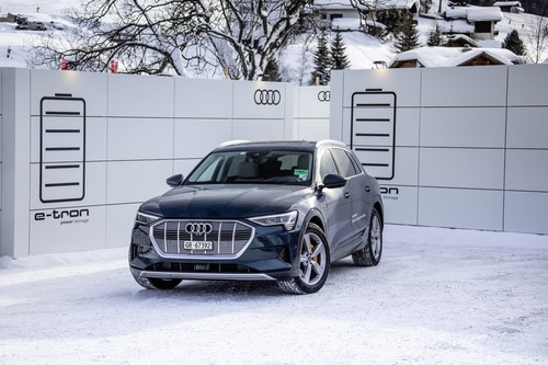Audi e-Tron als Shuttlefahrzeug beim Weltwirtschaftsforum in Davos.
