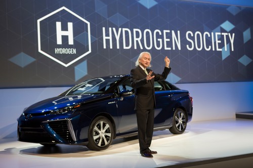 CES 2015: Physik-Theoretiker Dr. Michio Kaku bei der Pressekonferenz von Toyota zum Thema Brennstoffzelle.