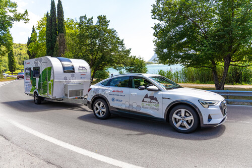 Der E-Caravan von Dethleffs auf Tour über die Alpen.