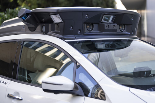 Ein mit 14 Kameras, zehn Radar- und sechs Lidarsensoren bestückter Leaf dient Nissan als Prototyp für autonomes Fahren.