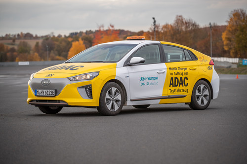 Hyundai Ionic Mobile Charger des ADAC.