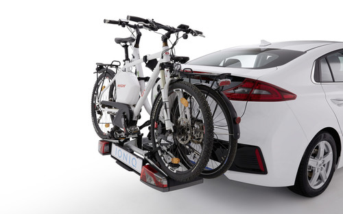 Hyundai Ioniq mit Fahrradträger.