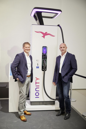 Ionity-Chef Dr. Michael Hajesch (l.) und Thomas Ulbrich, im VW-Vorstand verantwortlich für den Geschäftsbereich E-Mobilität.