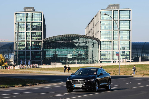 Jaguar I-Pace des Mobilitätsdienstleisters Rocvin in Berlin.