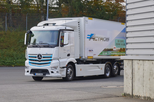 Mercedes-Benz e-Actros in der Kundenerprobung bei Meyer-Logistik.