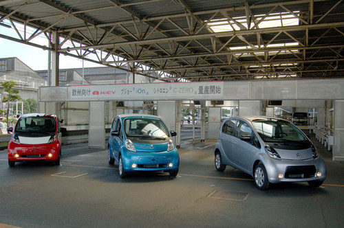 Mitsubishi i-Miev, Peugeot iOn und Citroen C-Zero(von links nach rechts).