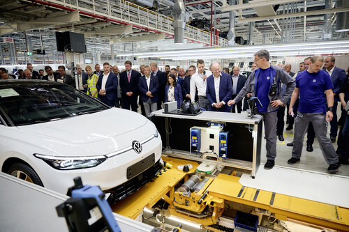 Niedersachsens Ministerpräsident Stephan Weil beim Produktionsstart des VW ID 7 im Werk Emden.