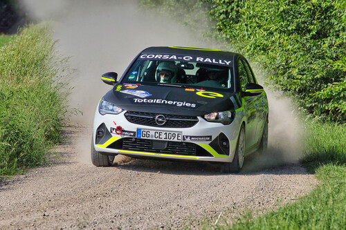 Opel Corsa-e Rally bei der ADAC-Rallye Stemweder Berg.