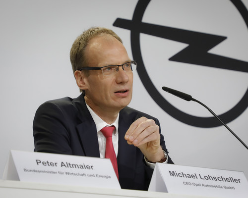 Opel plant eine eigene Batteriezellenproduktion: Markenchef Michael Lohscheller.