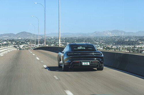 Porsche Taycan auf Reichweiten-Testfahrt in Kalifornien.