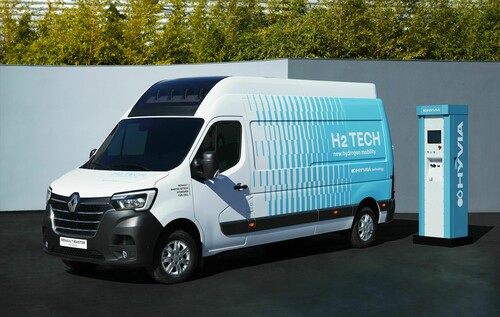 Renaults Master Kastenwagen H2-Tech mit Wasserstofftankstelle von Hyvia.
