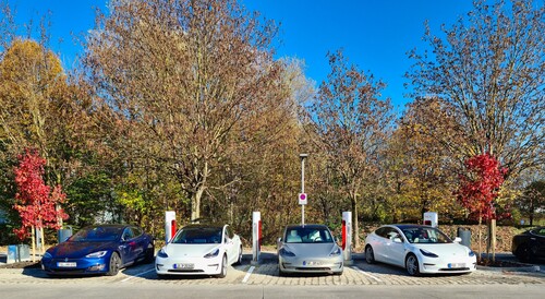 Tesla-Charger in Wörth.