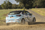 Luca Pröglhöf und Co-Pilotin Christina Ettel sicherten sich mit dem zweiten Platz bei der Rallye Coeur de France vorzeitig den Titelgewinn im „ADAC Opel Electric Rally Cup 2024“.
