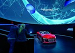 Mit der Audi Sphere, einer Interaktionskugel, können Besucher ihren Aufenthalt im Audi-Pavillon in der Autostadt in Wolfsburg individuell gestalten.